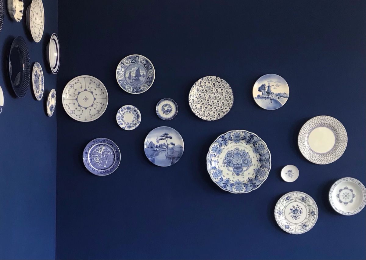 Designing w/ Blue and White China: Home Decor Tips - The Brooklyn Teacup