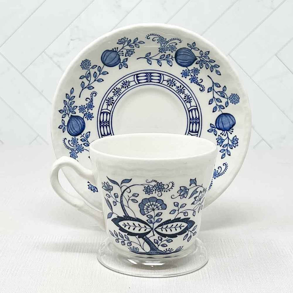 The Fascinating Origins of The Blue Onion Pattern – The Brooklyn Teacup