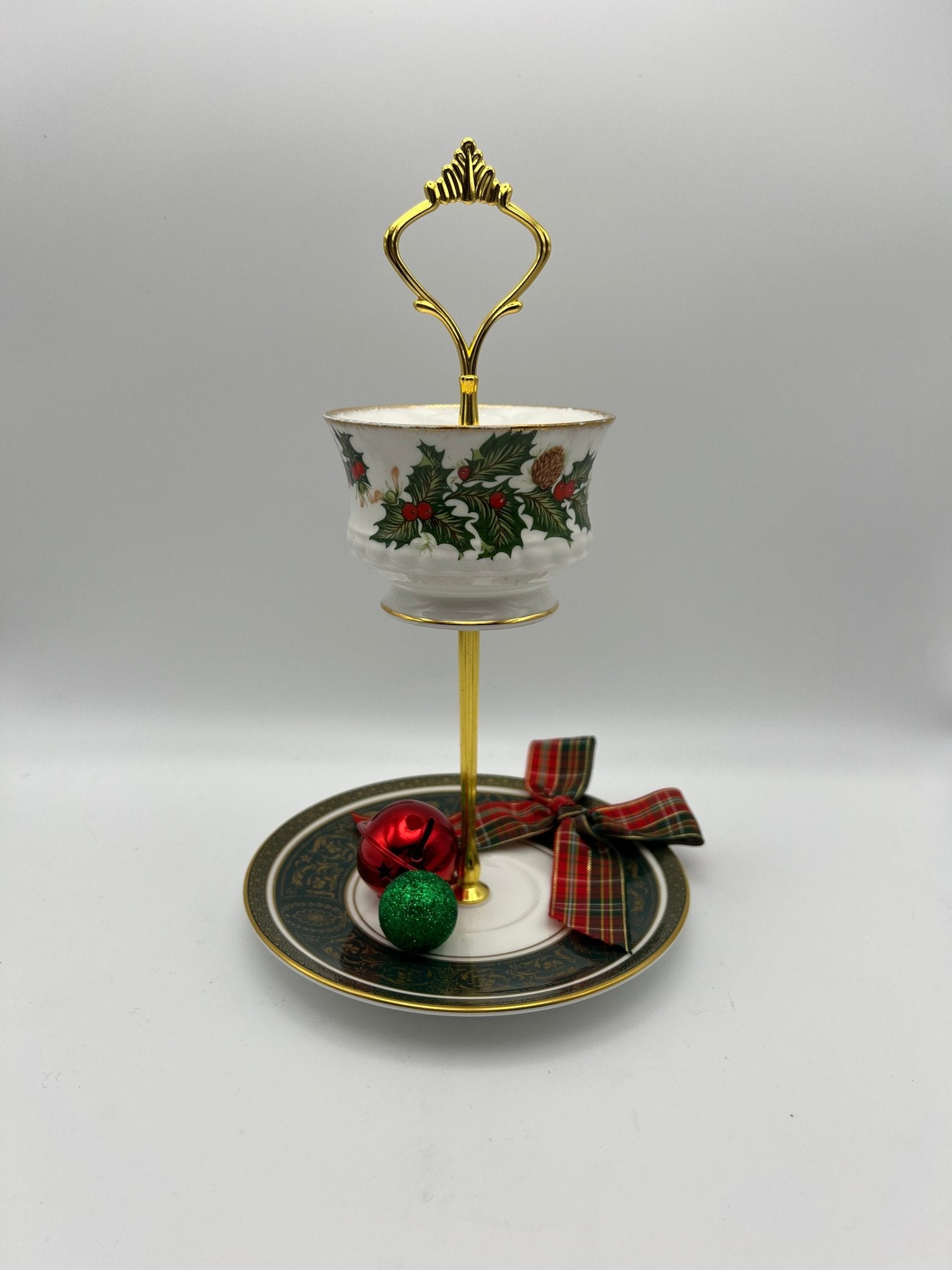 Christmas Holly Gold - Rimmed Teacup Stand | The Brooklyn Teacup - The Brooklyn Teacup
