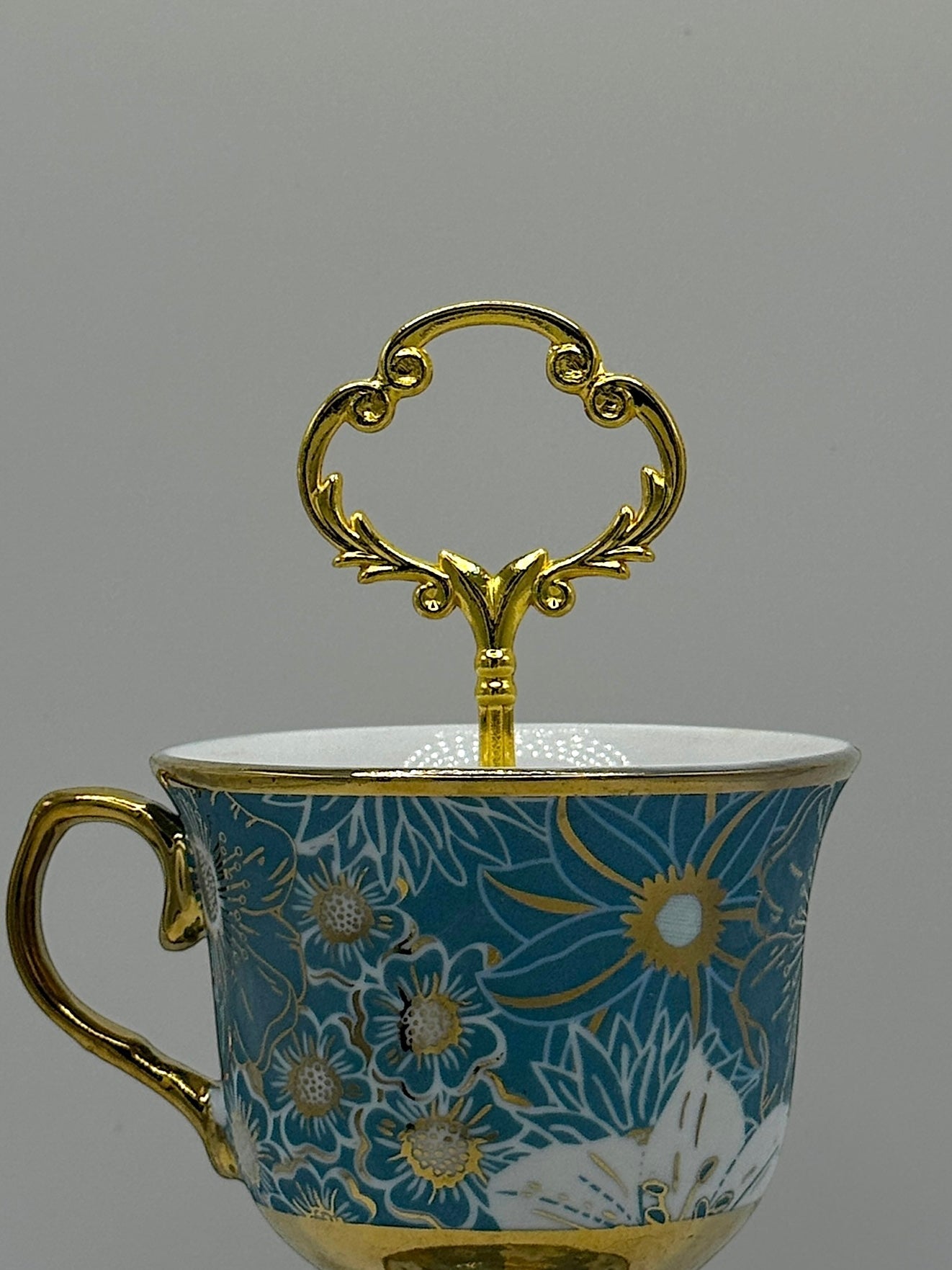 Gold Foil Teacup Stand | The Brooklyn Teacup - The Brooklyn Teacup