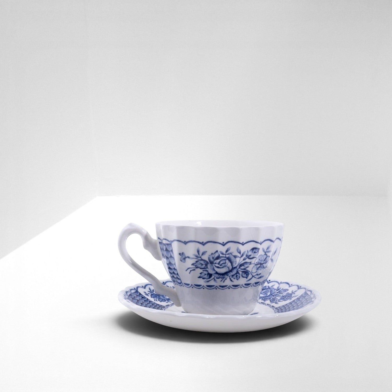 Handpicked Blue &amp; White Teacup &amp; Saucer Set (sold in sets of 4) | The Brooklyn Teacup - The Brooklyn Teacup