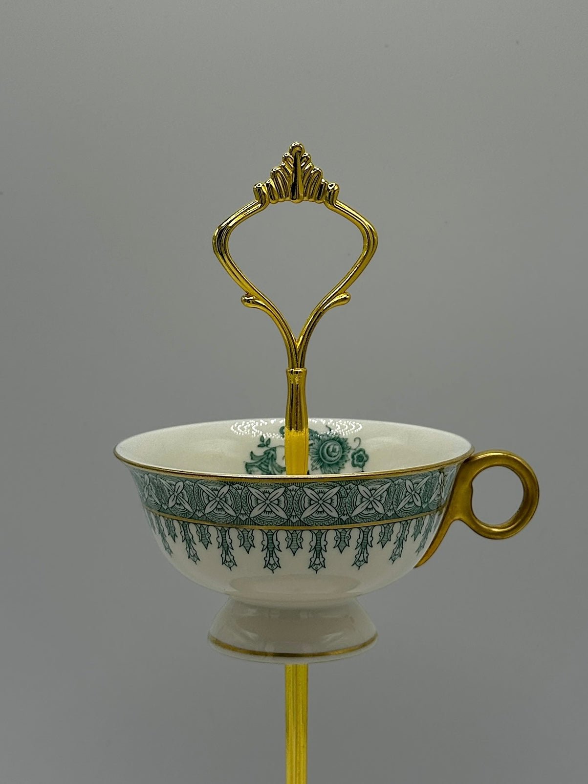 Haviland Cambridge Teacup Stand | The Brooklyn Teacup - The Brooklyn Teacup