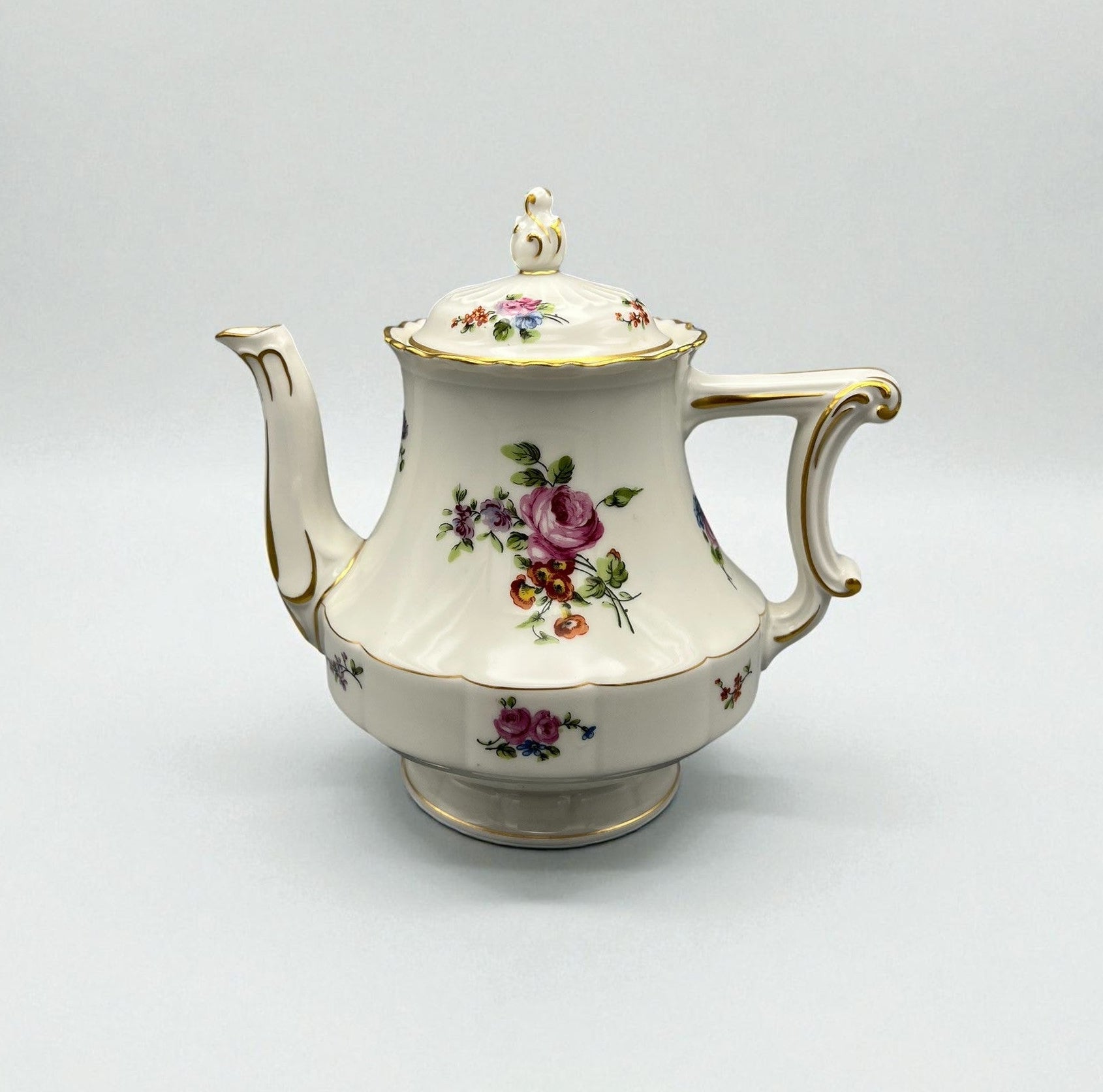 Haviland Chantilly Teapot | The Brooklyn Teacup - The Brooklyn Teacup