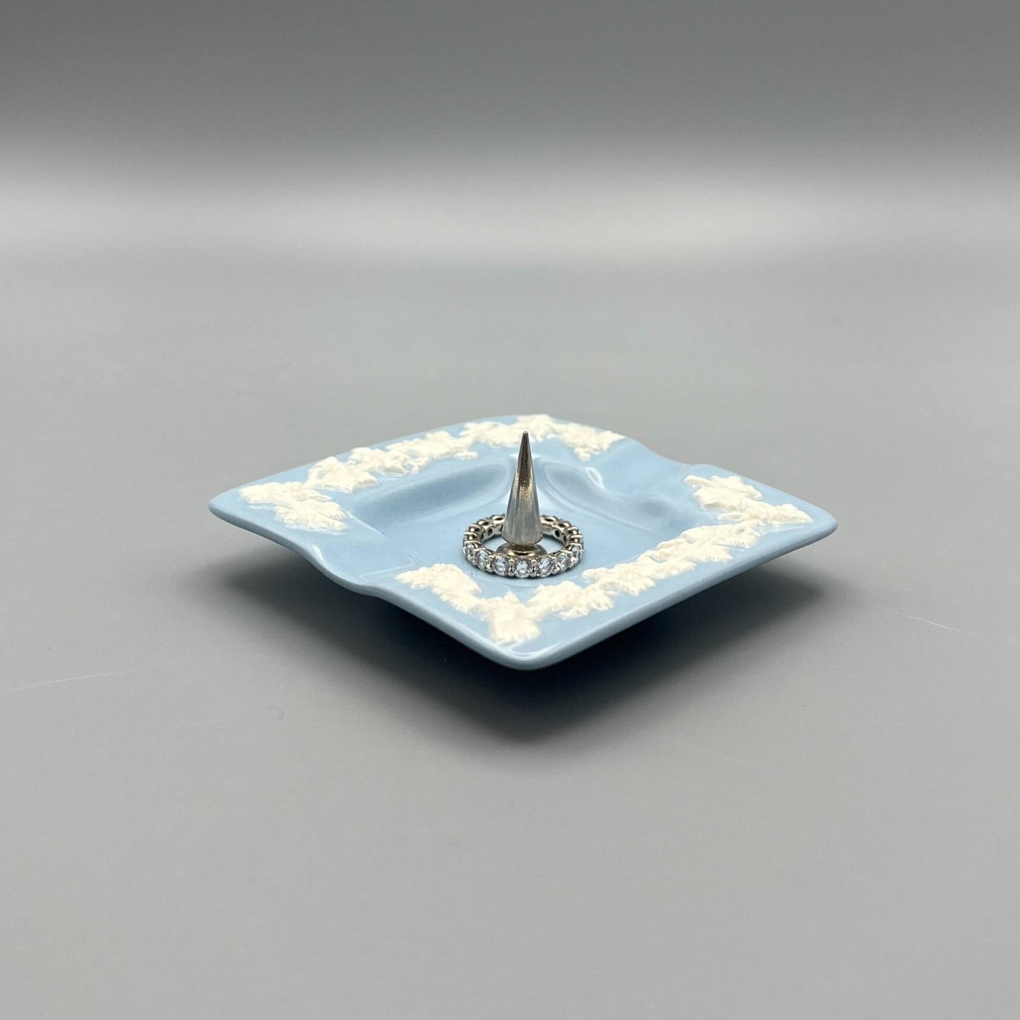 Kent Ring Holder | The Brooklyn Teacup - The Brooklyn Teacup