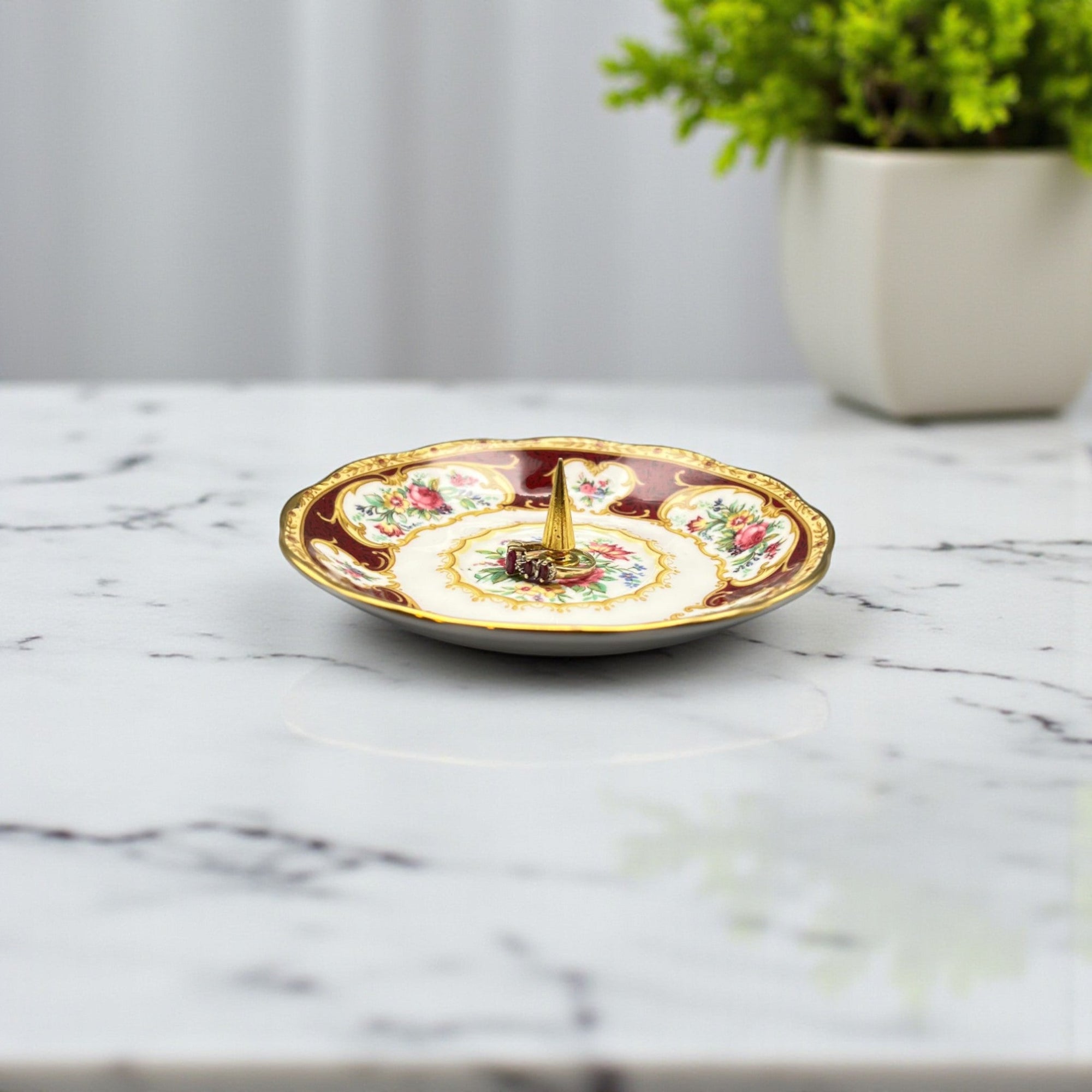 Kent Ring Holder | The Brooklyn Teacup - The Brooklyn Teacup