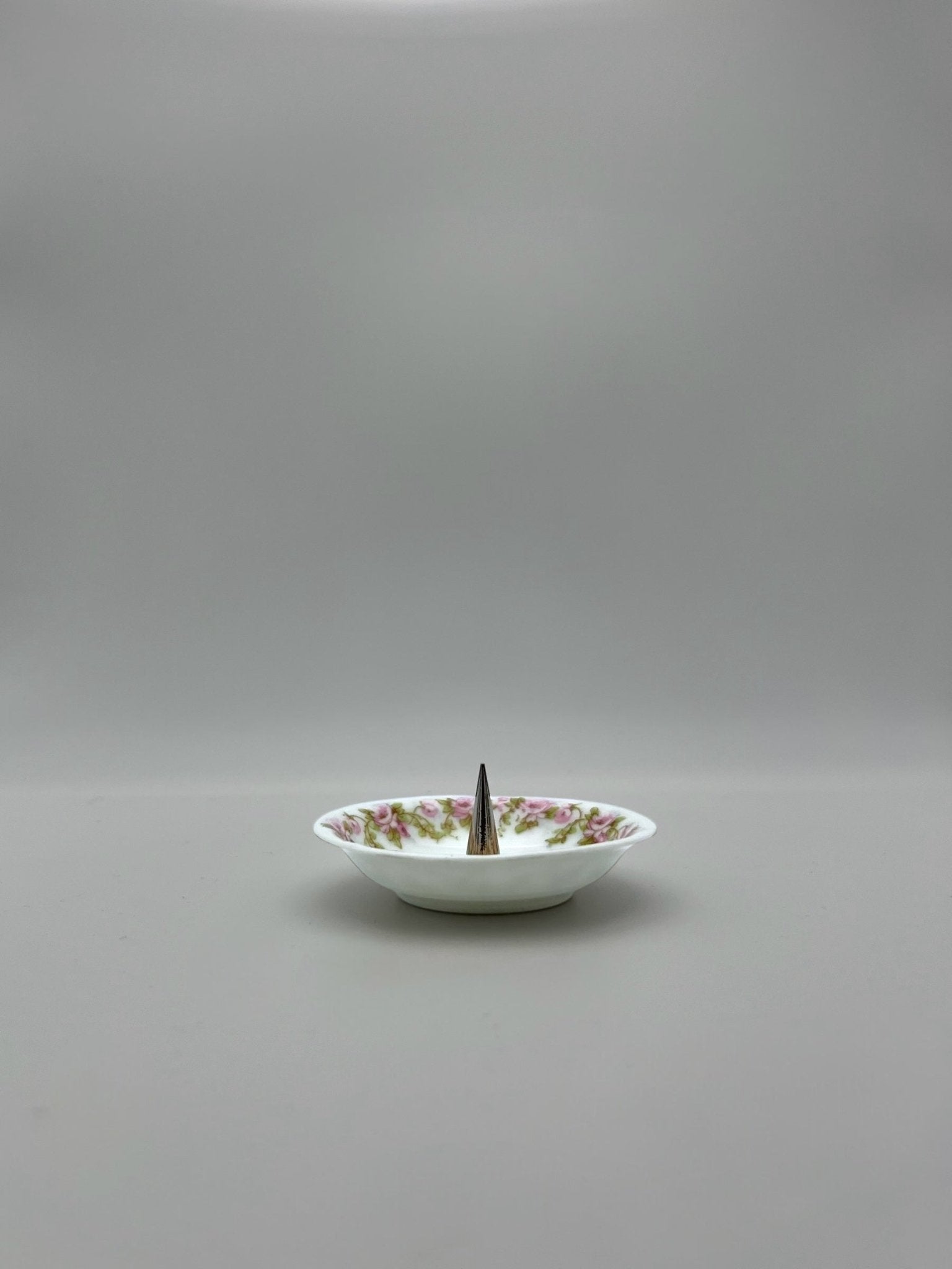 Limoges Pink Border Wreath Ring Holder | The Brooklyn Teacup - The Brooklyn Teacup