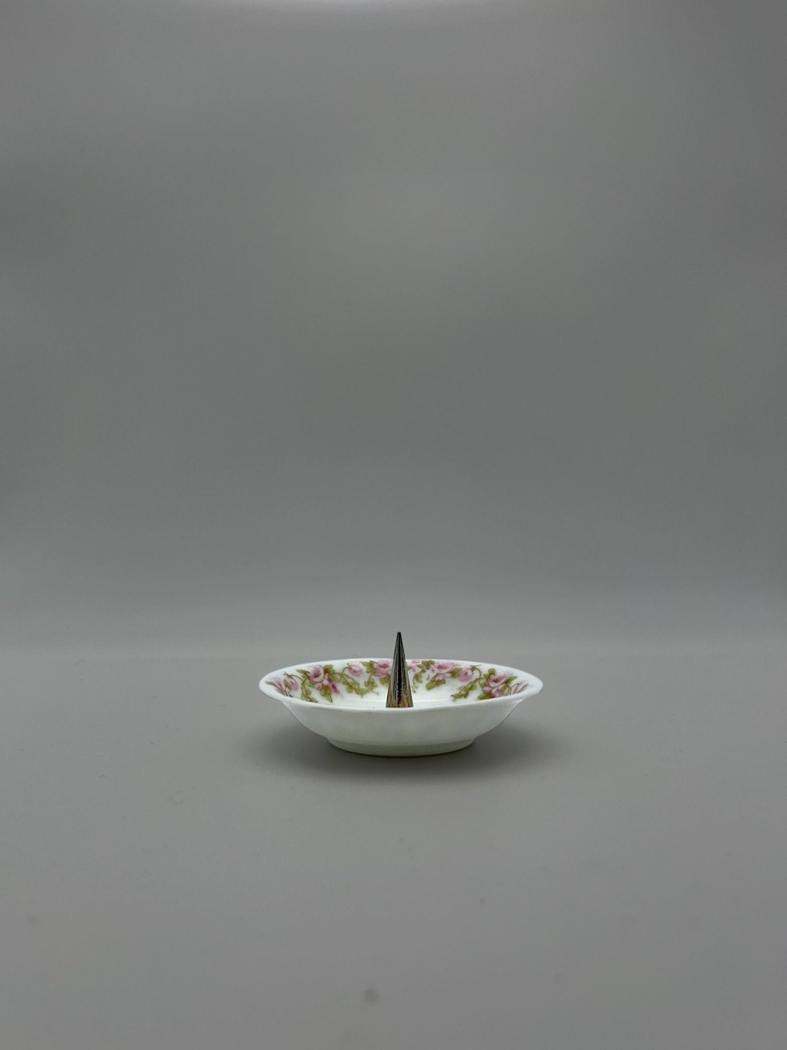 Limoges Pink Border Wreath Ring Holder | The Brooklyn Teacup - The Brooklyn Teacup