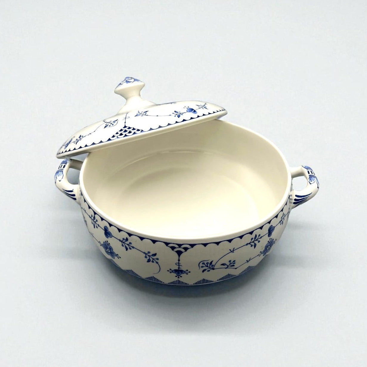 Mason Denmark Covered Vegetable Bowl | The Brooklyn Teacup - The Brooklyn Teacup