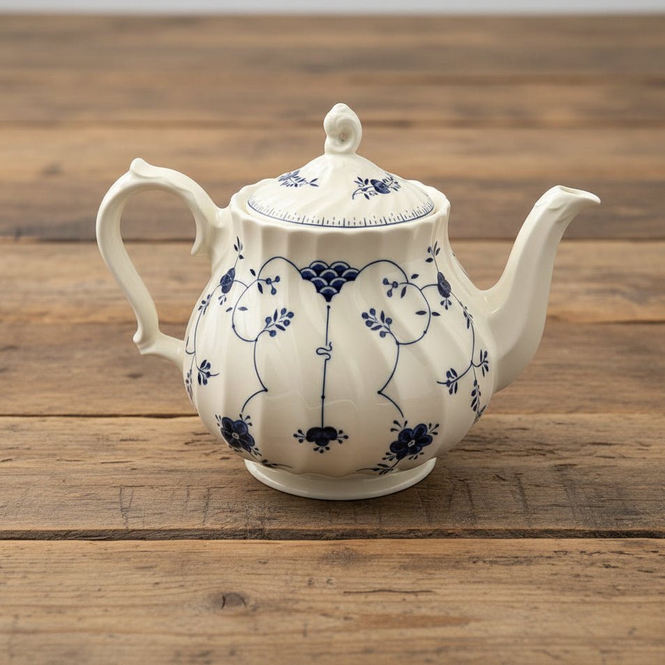Myott Finlandia Teapot | The Brooklyn Teacup - The Brooklyn Teacup