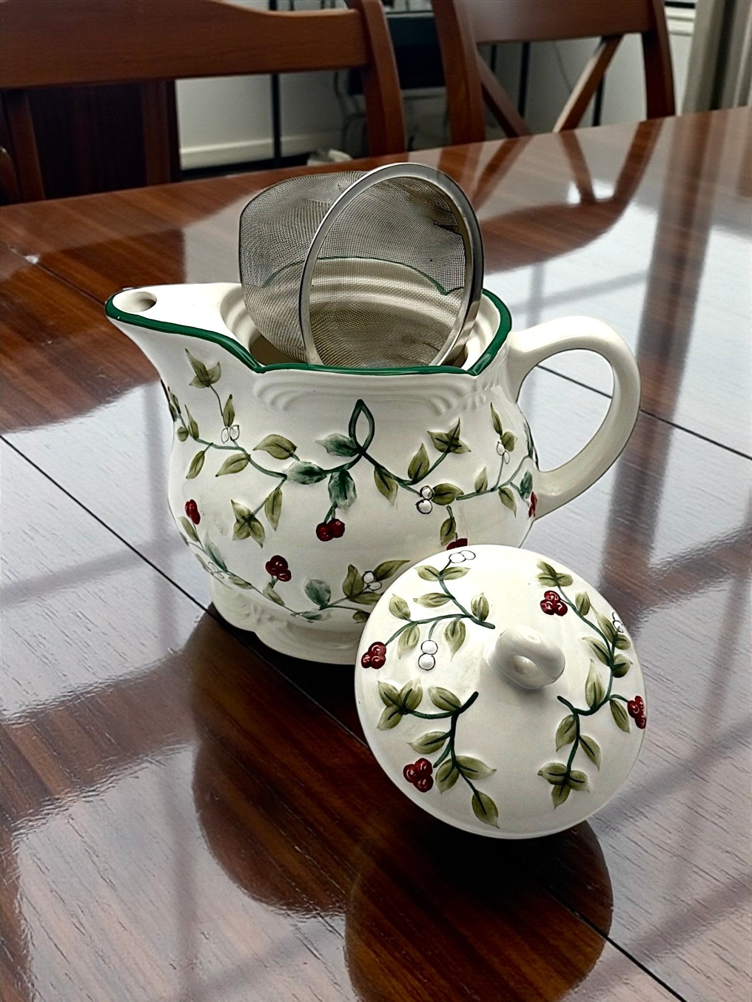 Pfaltzgraff Christmas Teapot | The Brooklyn Teacup - The Brooklyn Teacup