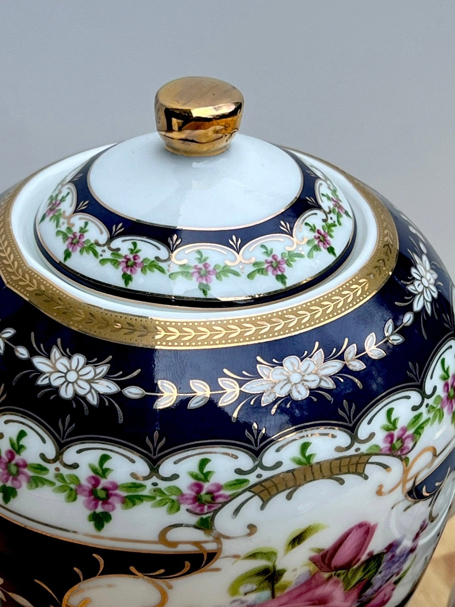 Romantic English Rose Teapot & Sugar Jar w/Lid Set | Sorelle Fine Porcelain - The Brooklyn Teacup