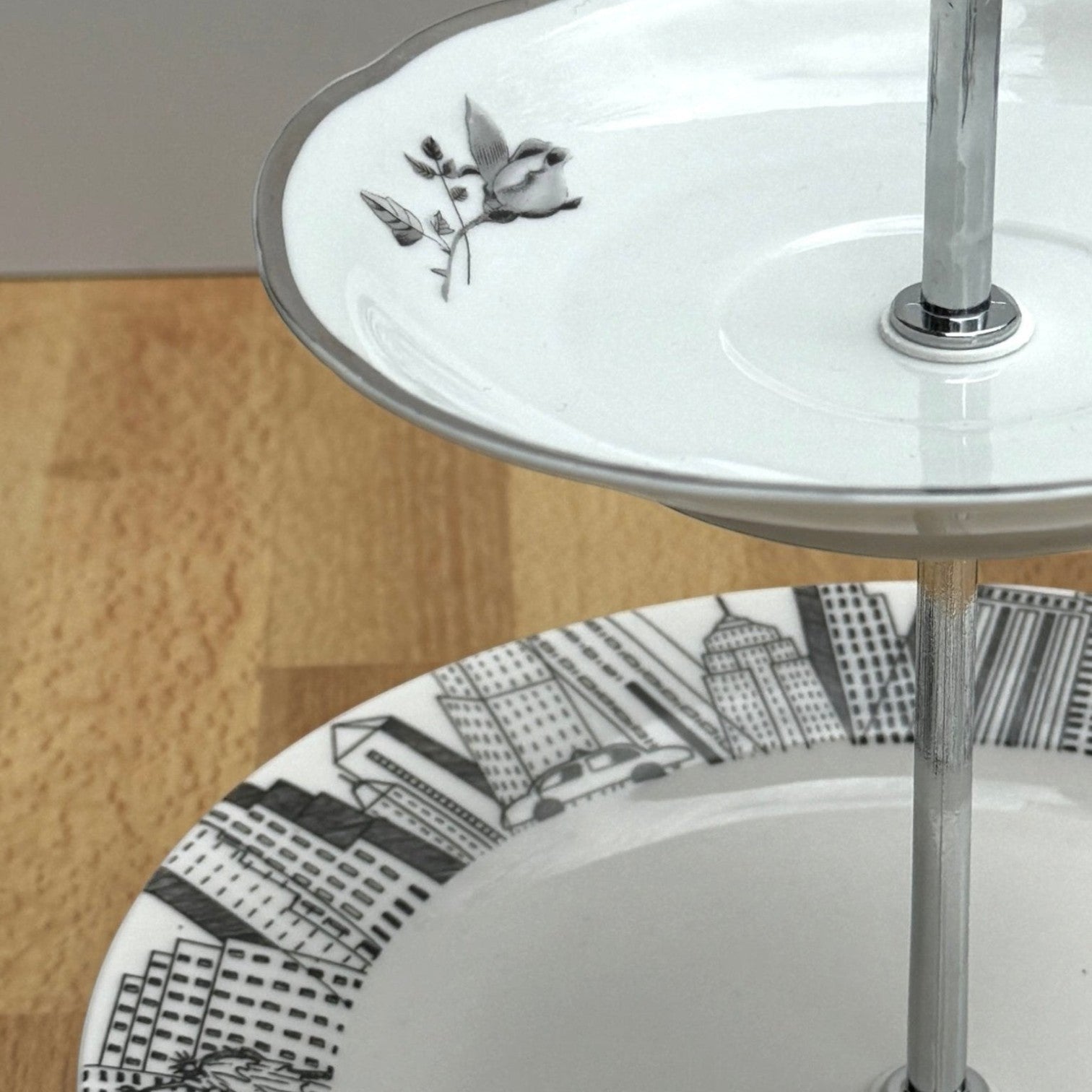 The Silver Metropolitan Two Tier | Manhattan Skyline x Cmielow - The Brooklyn Teacup