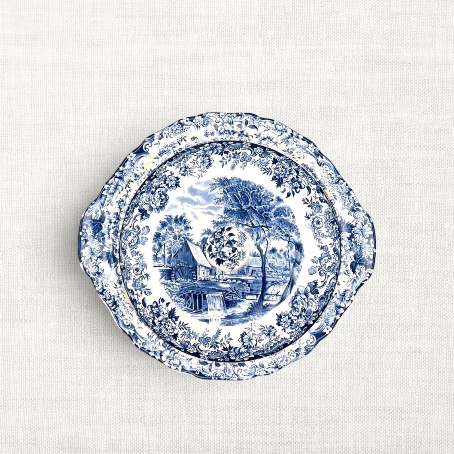 Vintage Johnson Bros. Covered Vegetable Bowl | The Brooklyn Teacup - The Brooklyn Teacup