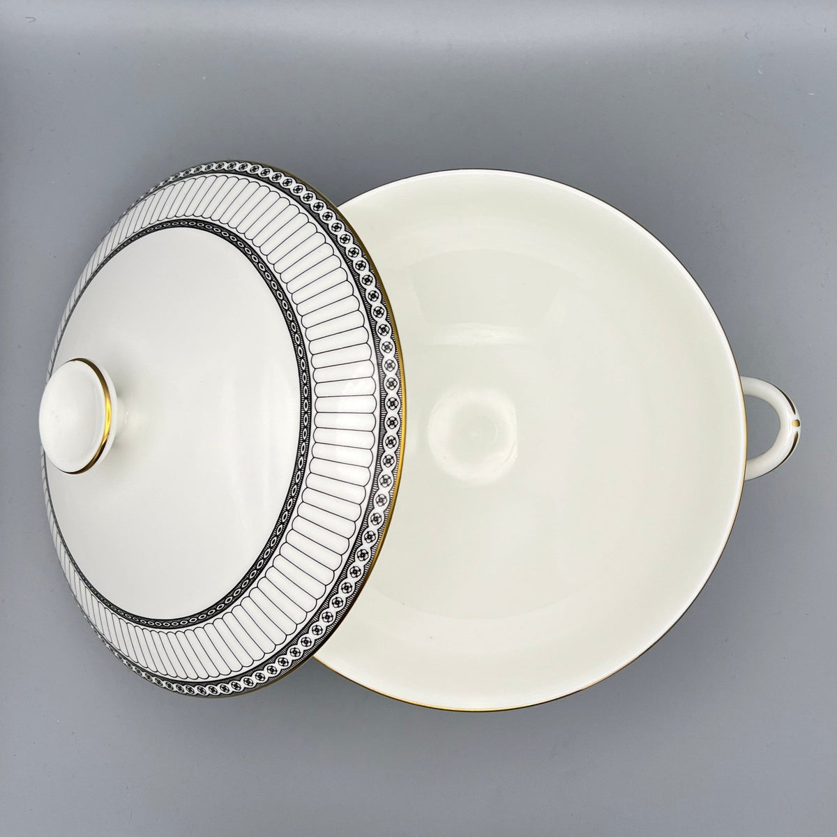 Wedgwood Colonnade Covered Serving Bowl | The Brooklyn Teacup - The Brooklyn Teacup
