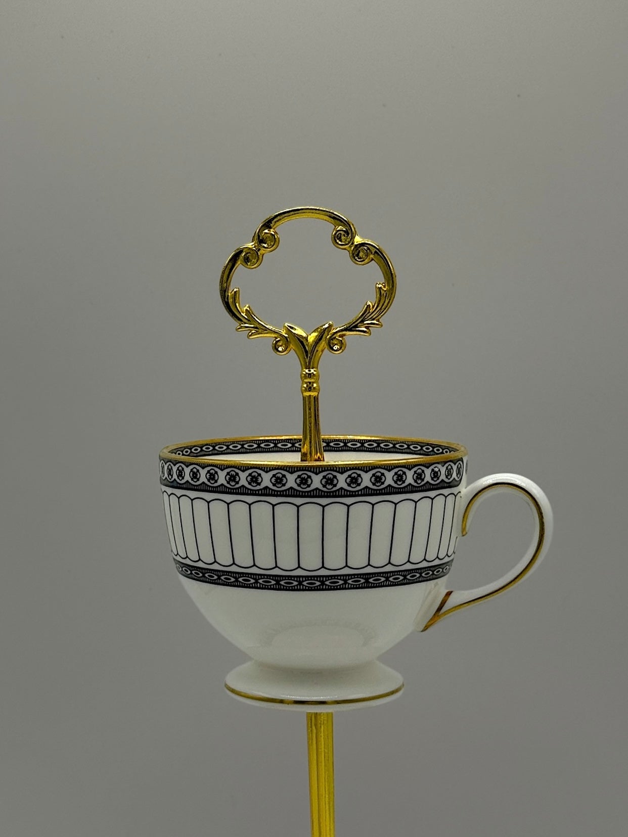 Wedgwood Colonnade x Fishs Eddy Skyline Teacup Stand | The Brooklyn Teacup - The Brooklyn Teacup