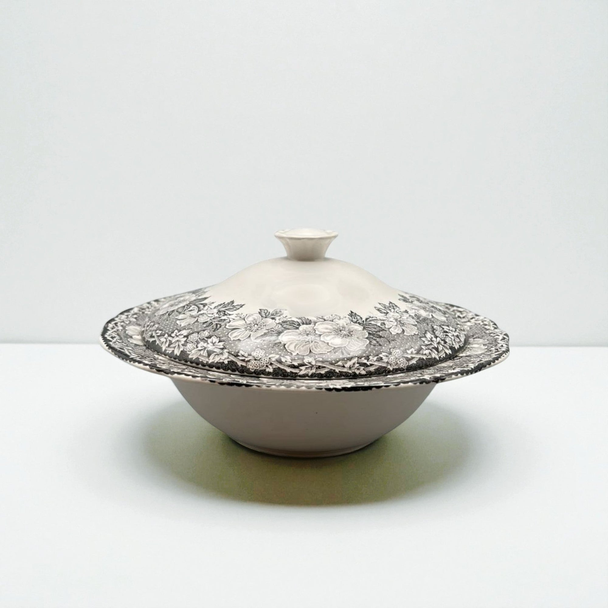 Wedgwood Malverne Round Vegetable Serving Bowl | The Brooklyn Teacup - The Brooklyn Teacup