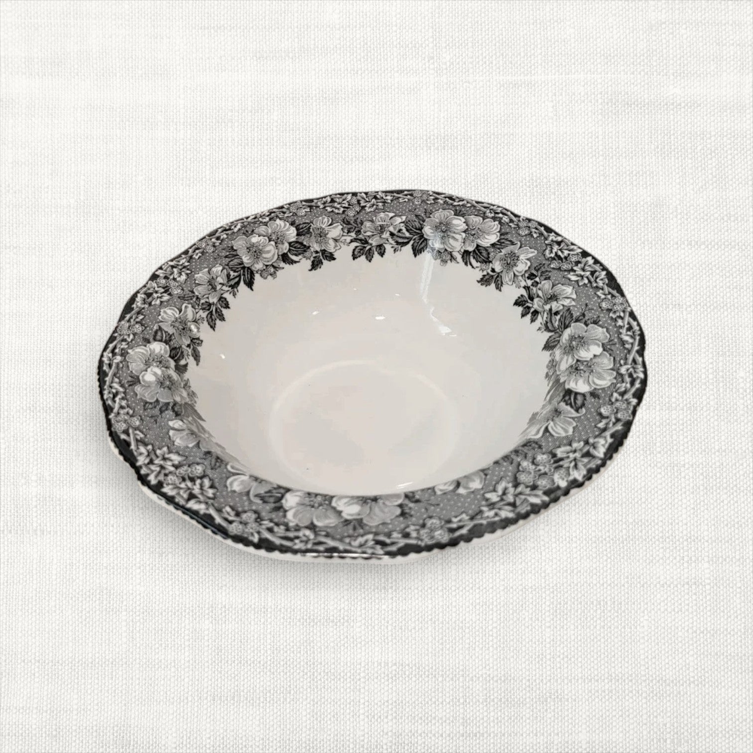 Wedgwood Malverne Round Vegetable Serving Bowl | The Brooklyn Teacup - The Brooklyn Teacup